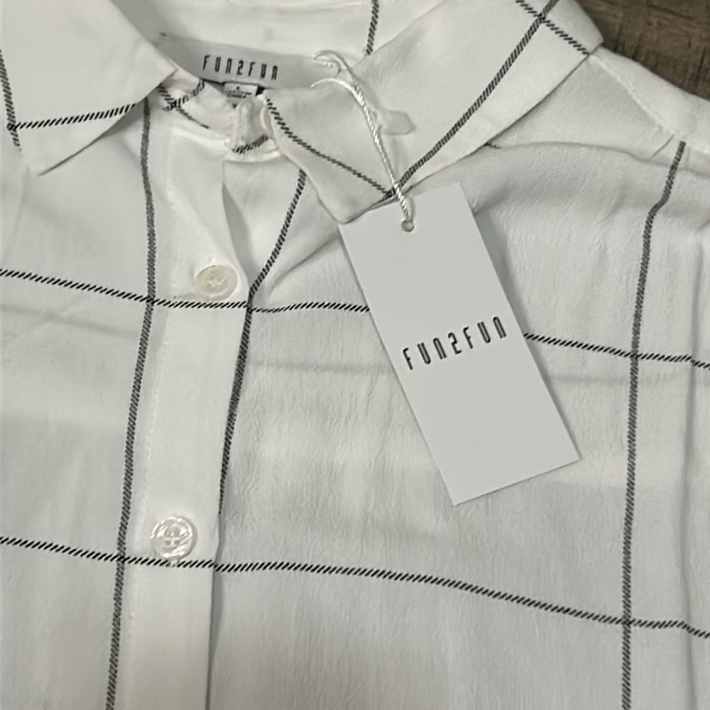 New Fun2Fun Button Up Size L - Picture 2 of 7